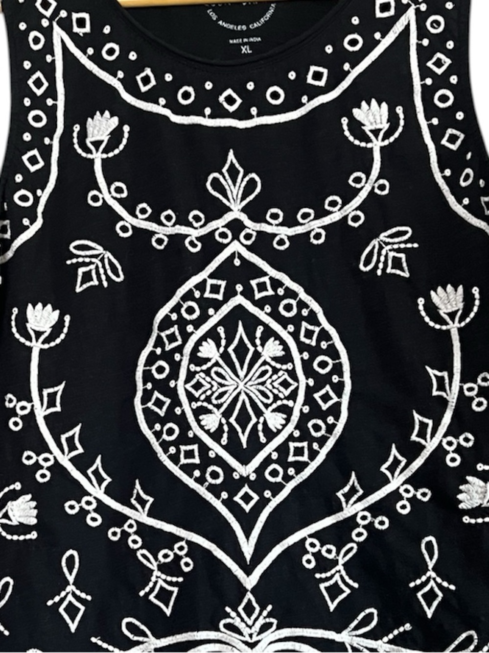 Lucky Brand Embroidered Sleeveless Black Top - Picture 3 of 4